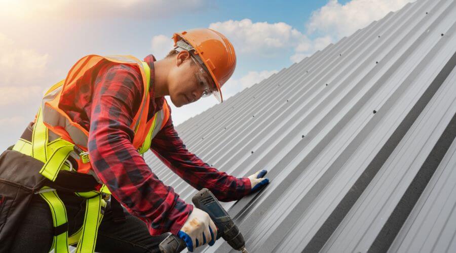 Professional gutter cleaning in Nubieber, CA